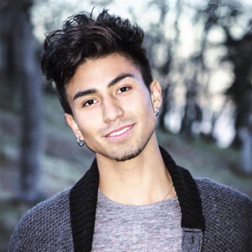 This Bi Life: Growing Up in Mexico