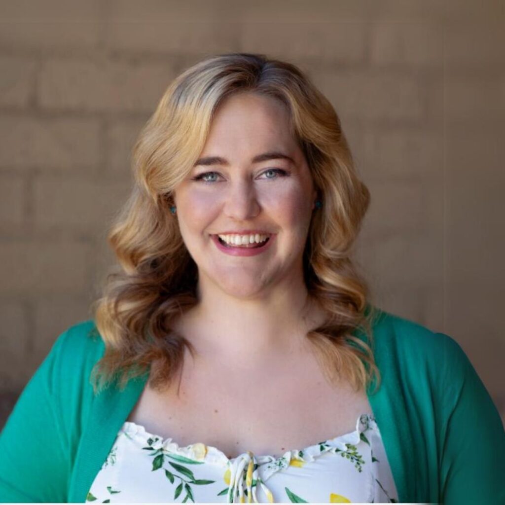 Pero, ¿tienes que estar TAN fuera del clóset?