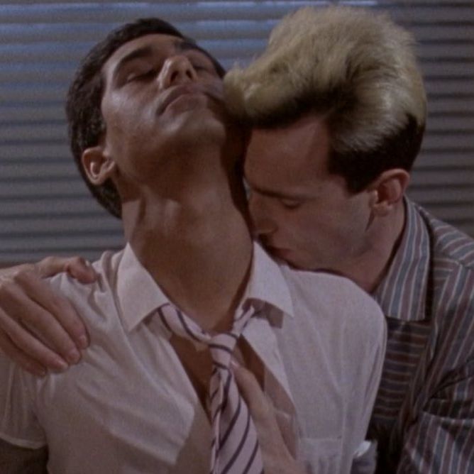 10 Timeless Movie Kisses