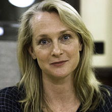 Piper Kerman smiling to the camera.
