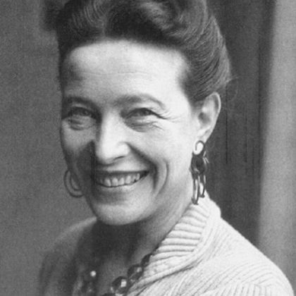 An older Simone grinning.