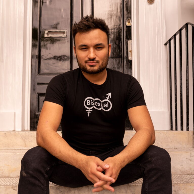 Todo lo que siempre quisiste saber sobre la bisexualidad: una entrevista con Lewis Oakley