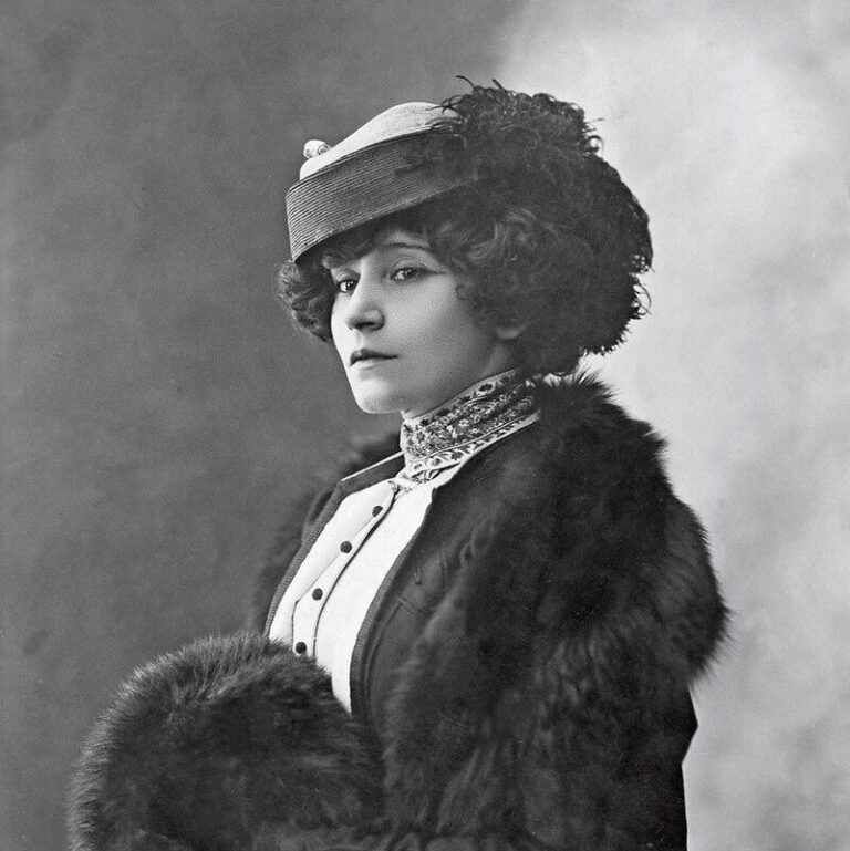 Wikimedia/Colette circa 1910; Henri Manuel